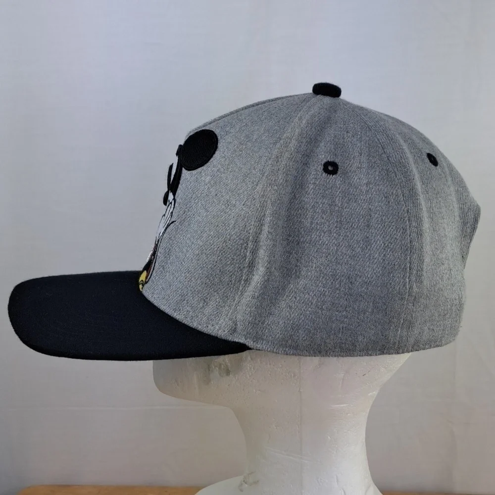 Disney's Mickey Mouse raised embroidered character gray & white snapback hat